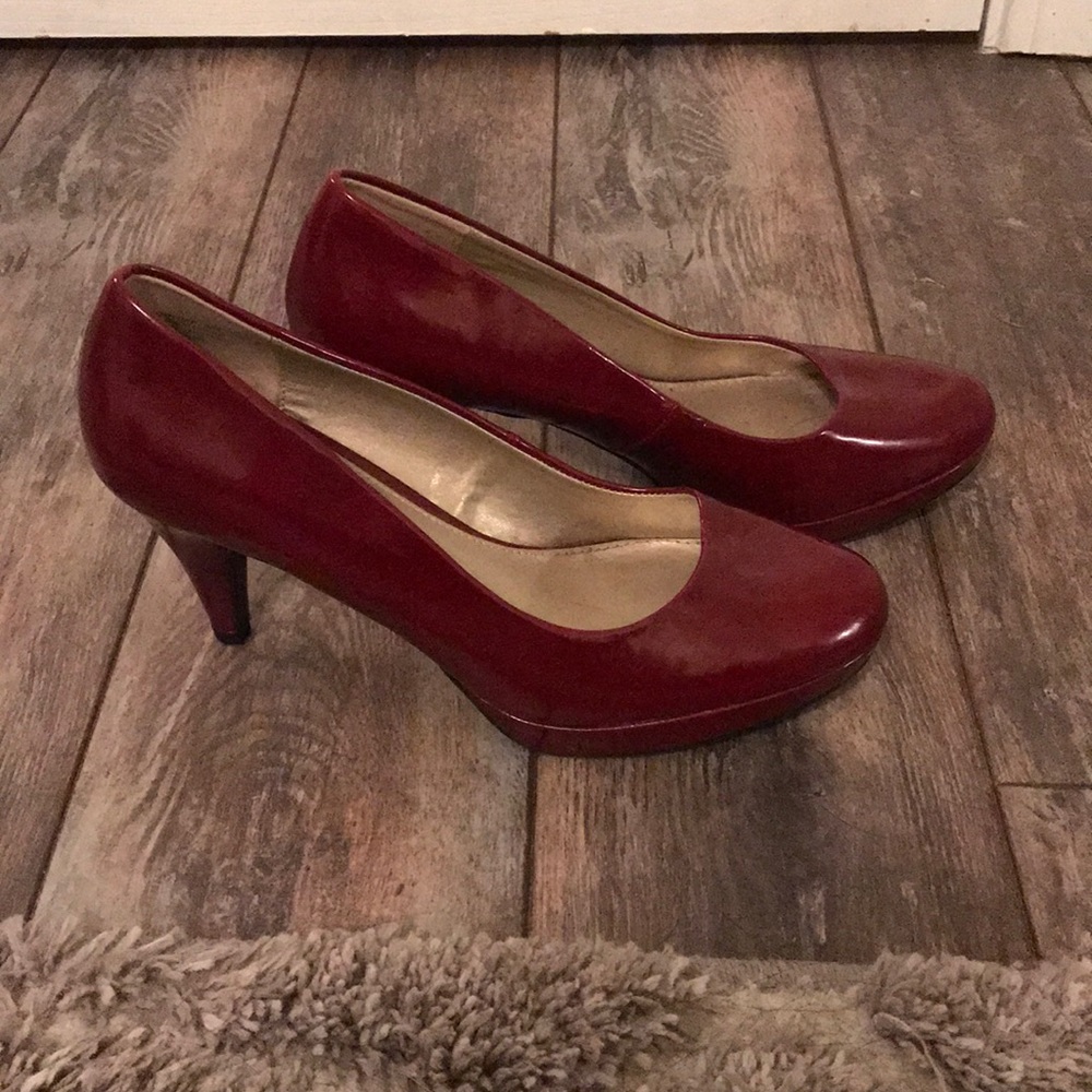 Red Pumps